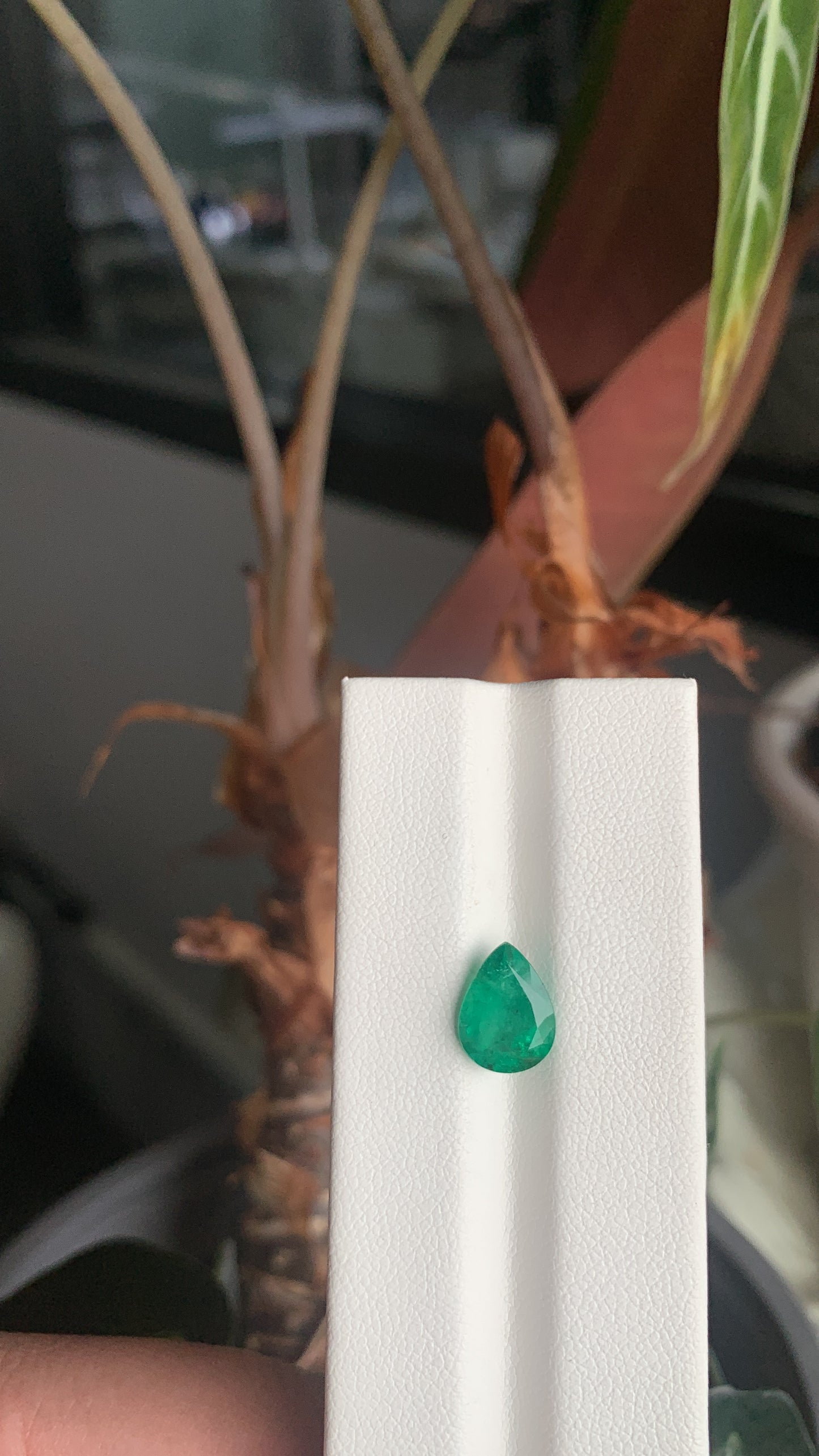 EX-081 Emerald Pear 1.77cts 9.75 x 7.39 x 4.74 mm