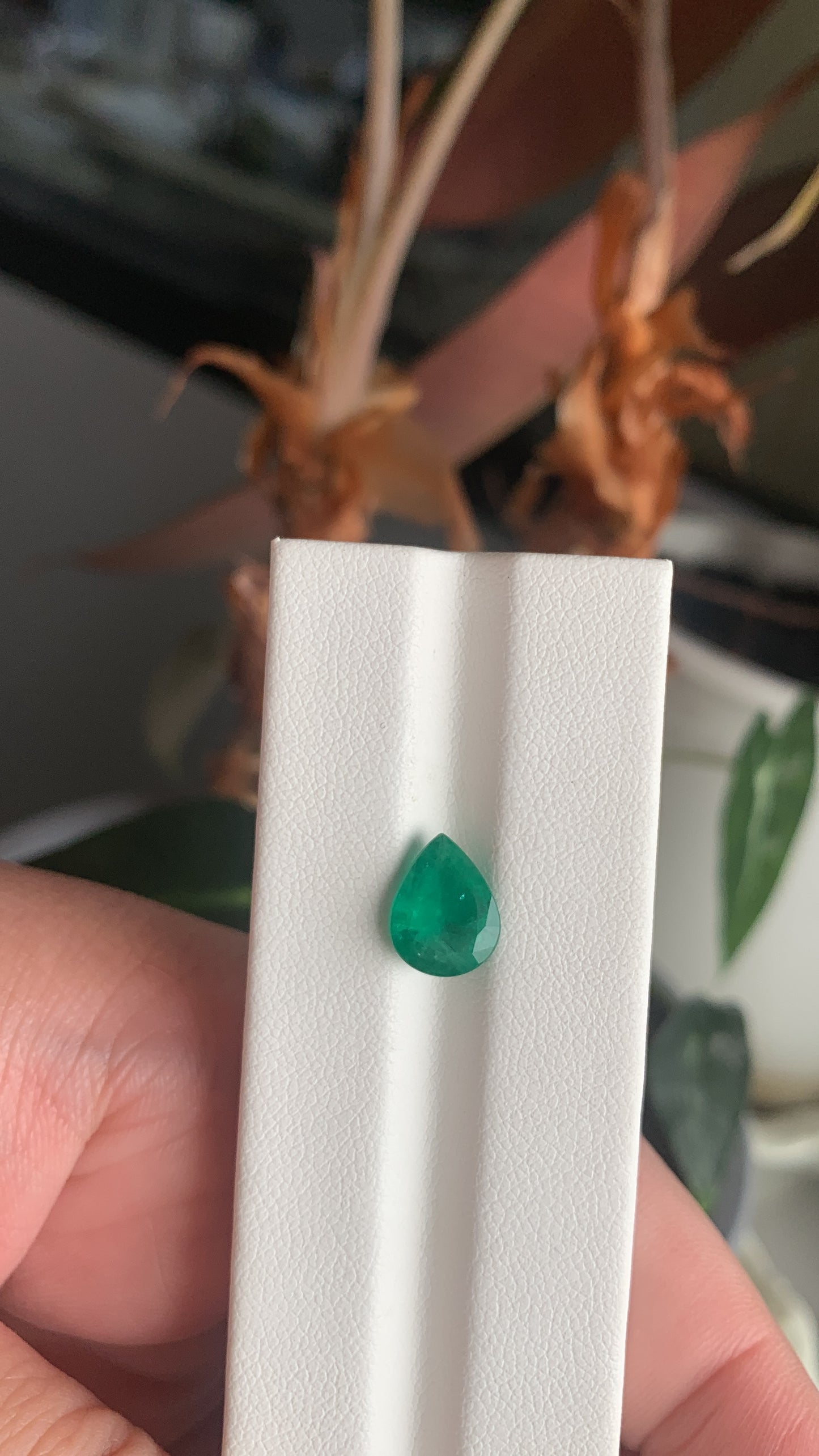 EX-082 Emerald Pear 1.93cts 9.93 x 7.86 x 4.25 mm