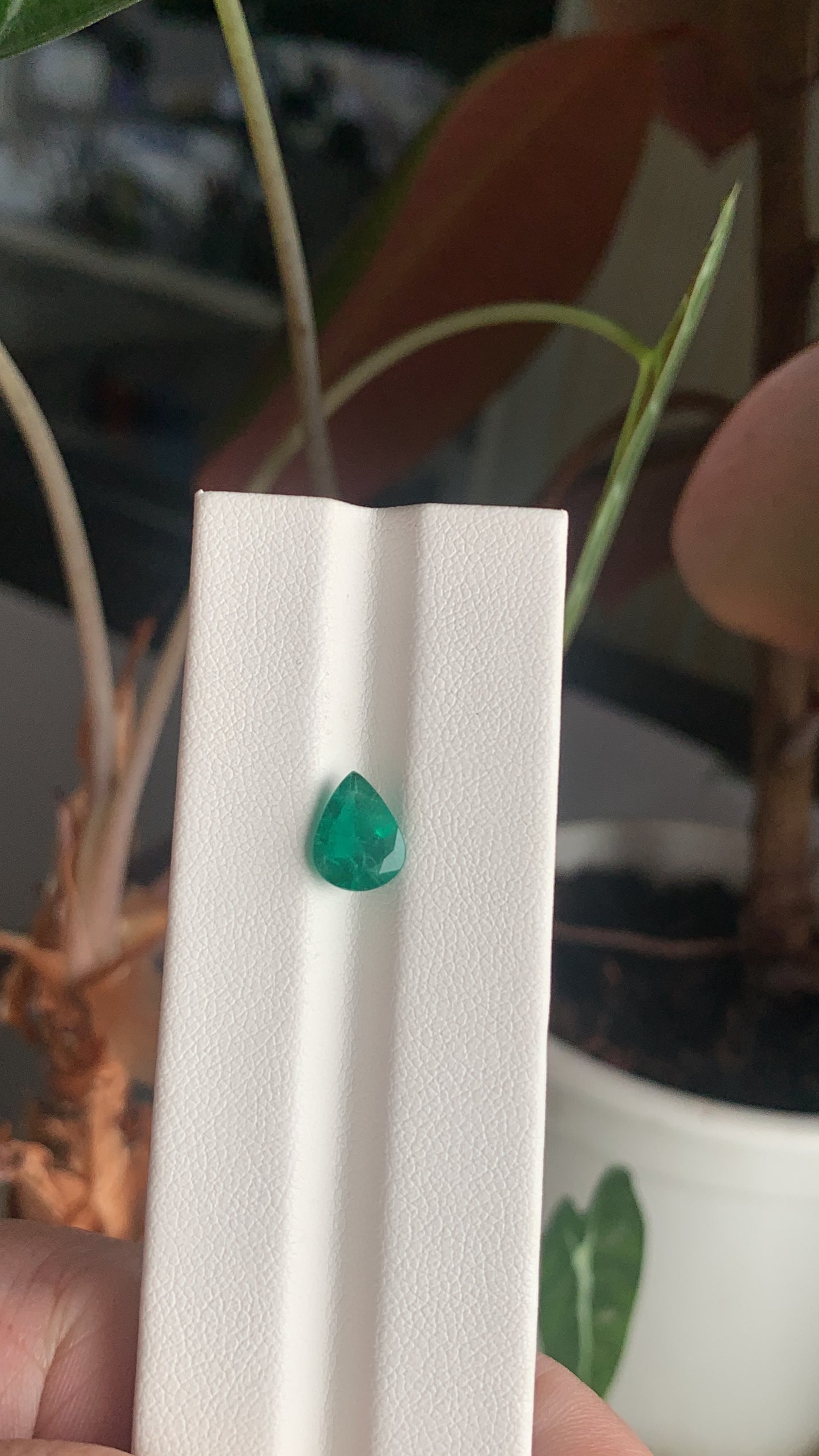 EX-063 Emerald Pear 1.43cts 8.97 x 7.01 x 4.70 mm