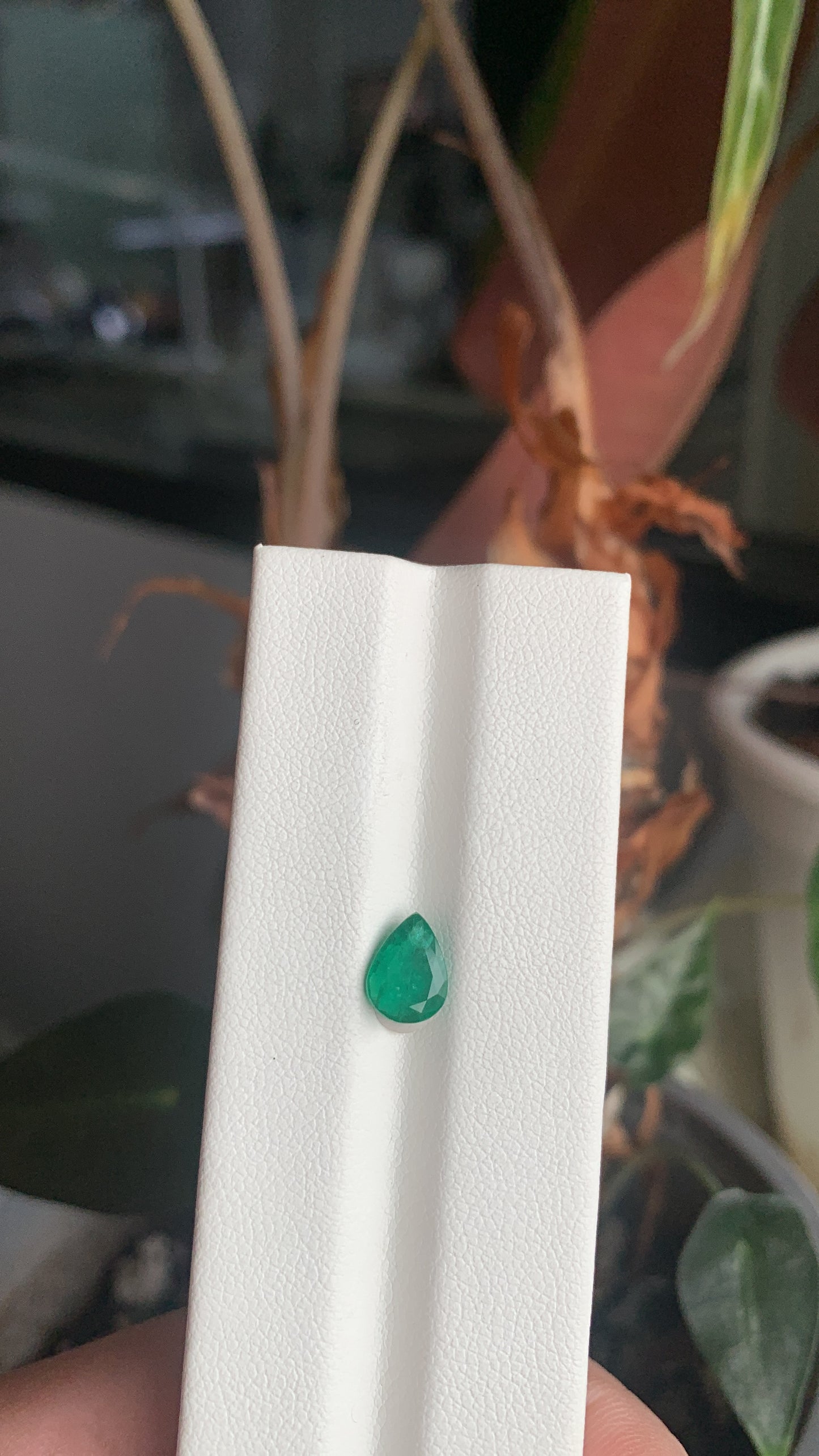 EX-071 Emerald Pear 1.00cts 7.88 x 5.88 x 3.63mm