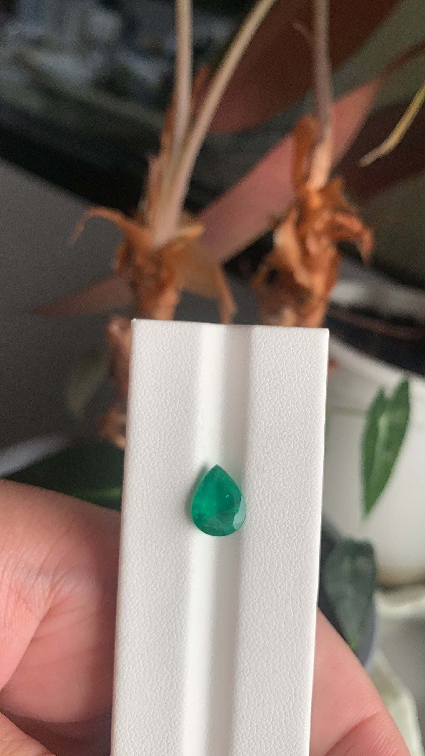 EX-082 Emerald Pear 1.93cts 9.93 x 7.86 x 4.25 mm