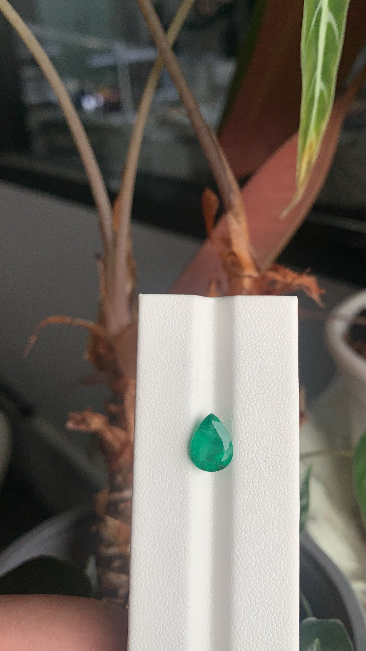 EX-081 Emerald Pear 1.77cts 9.75 x 7.39 x 4.74 mm